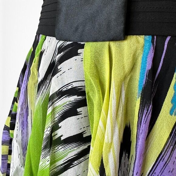 Bebe Black Silk White Purple Green Flared Pleated Skater Flowy Mini Skirt Size S - Picture 6 of 6
